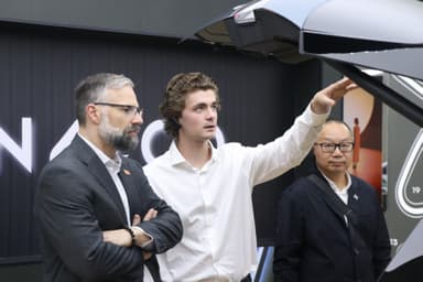 Canadian trade delegation at Geely Group production facilities